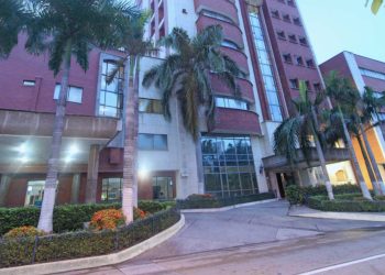 Docentes vuelven a denunciar “pésimo servicio” de la Clínica General del Norte